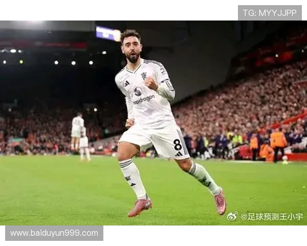 曼联战埃弗顿B费冲百次助攻首发